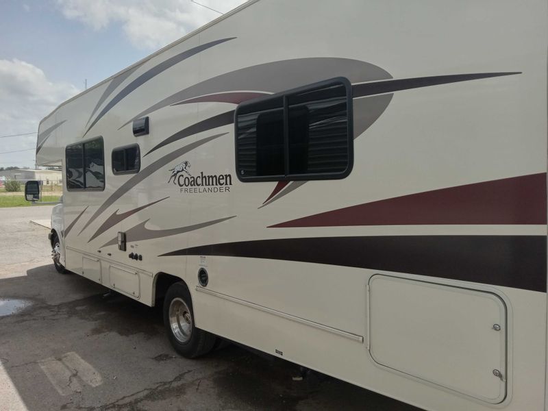 Picture 1/25 of a 2017 Coachmen FREELANDER 27QB  for sale in Alexandria, Louisiana