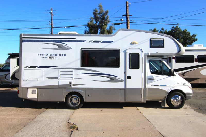 Picture 1/24 of a 2007 Vista Cruiser 4230, Slide-Out, Diesel for sale in El Cajon, California