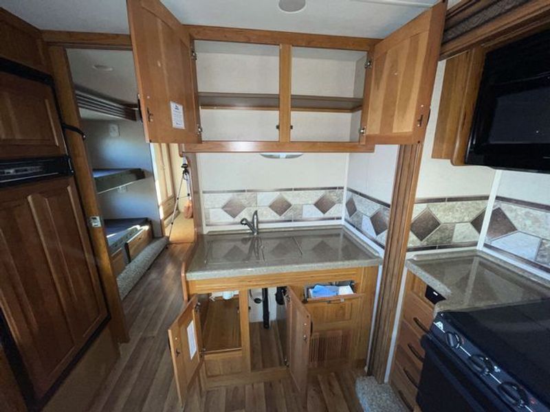 Picture 3/10 of a Jayco greyhawk 31 fs with bunk for sale in Santaquin, Utah