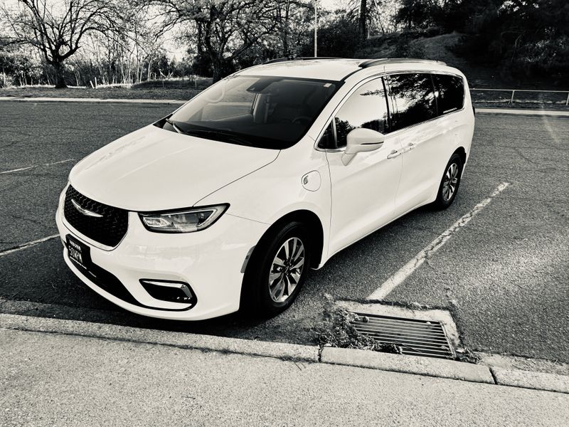 Picture 1/29 of a 2022 Chrysler Pacifica Plugin w/14,500 miles & Vancamper Kit for sale in Auburn, California