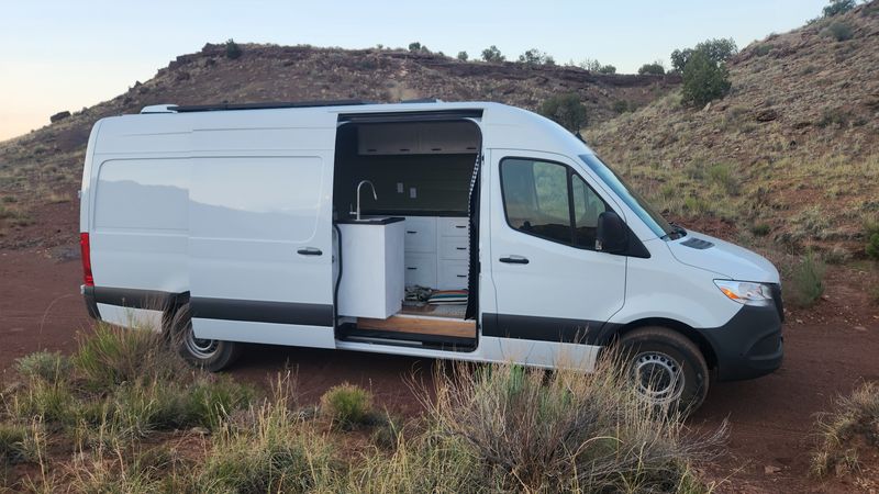 Picture 4/14 of a 2023 Mecedes Camper Van for sale in Orem, Utah