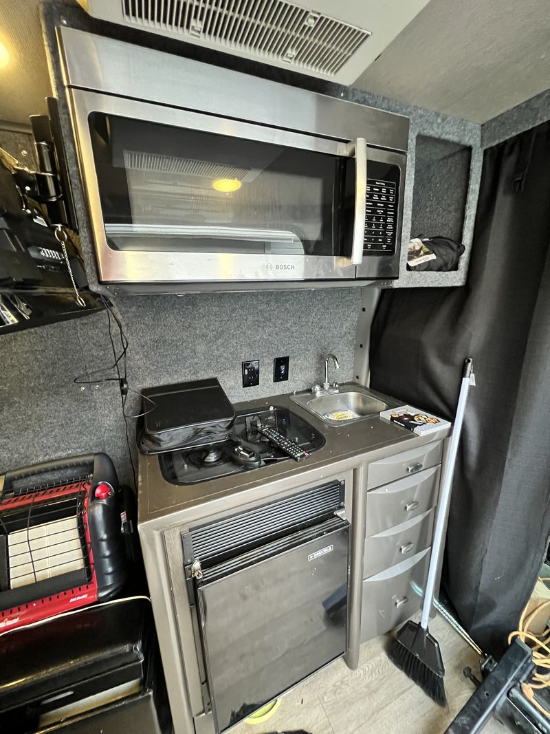 Picture 3/15 of a mercedes diesel 2500 high roof. complete! for sale in Romulus, Michigan