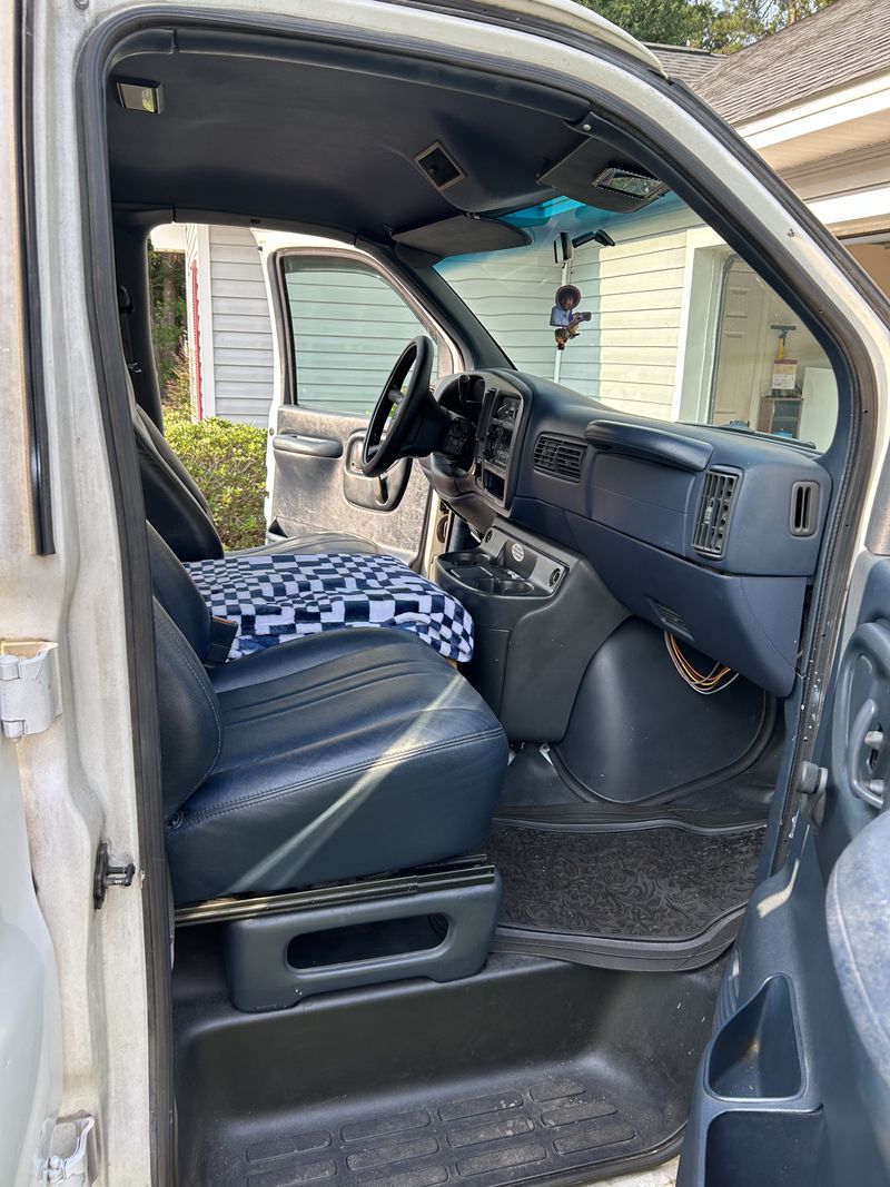 Picture 1/16 of a 2000 Chevrolet Express Van for sale in Brunswick, Georgia