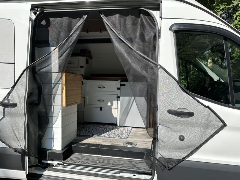 Picture 5/18 of a 2018 FORD TRANSIT 250 High Roof for sale in Eagles Mere, Pennsylvania