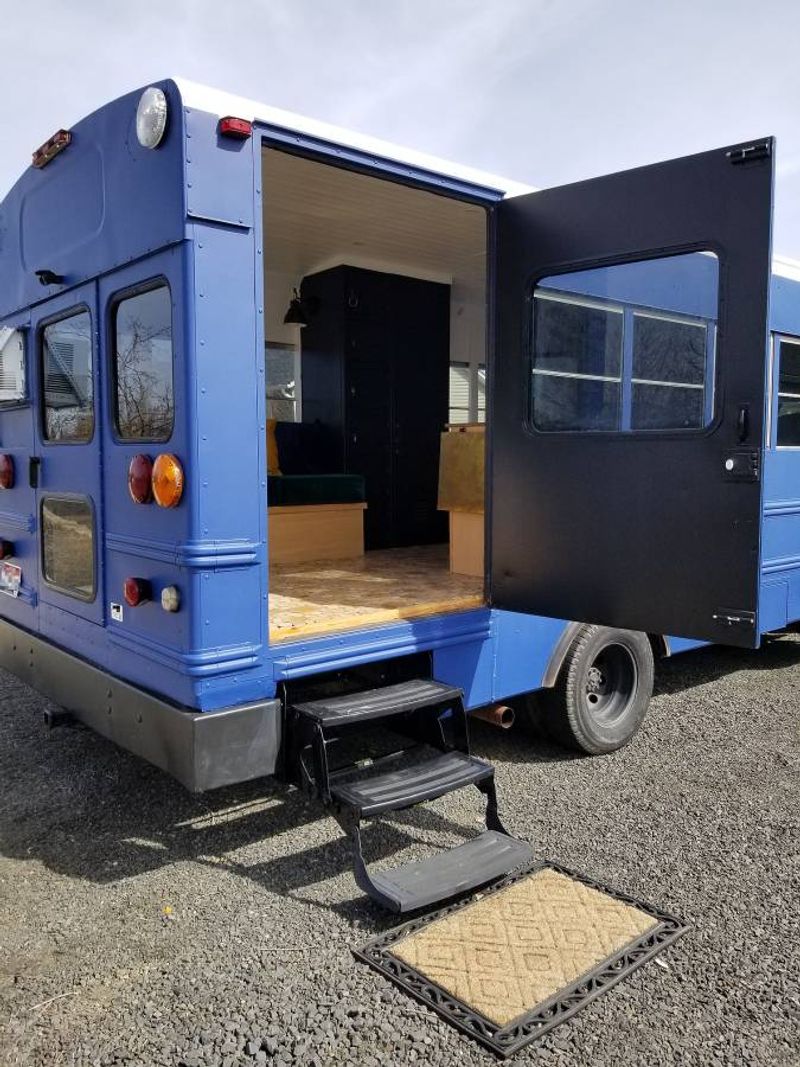 Picture 3/17 of a Six Window Skoolie for sale in Moscow, Idaho