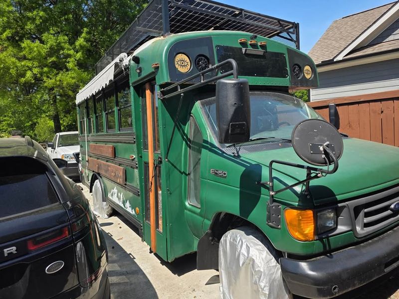 Camper Van For Sale: 2005 Ford Thomas Skoolie