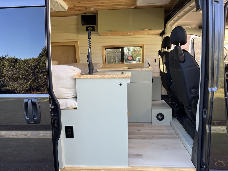 Picture 4/16 of a 2021 Ram ProMaster 2500 FWD | Luxury Off-Grid Build for sale in Franklin, Tennessee