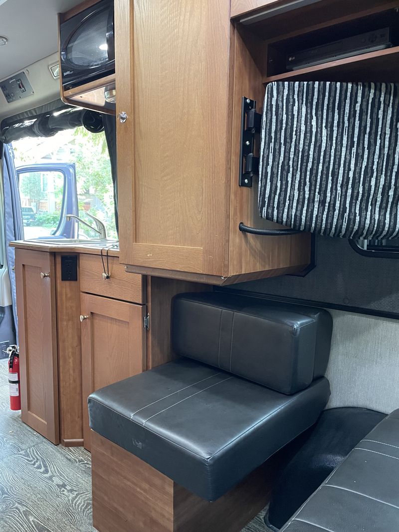 Picture 4/7 of a 2018 Roadtrek Simplicity SRT with solar for sale in Portland, Oregon
