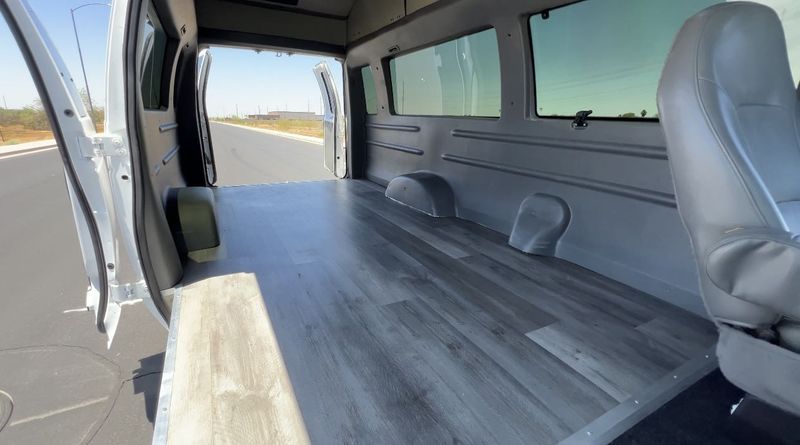 Picture 5/28 of a 2008 Ford E350 5.4 V8 RWD GAS 152,000 miles  for sale in Melrose Park, Illinois