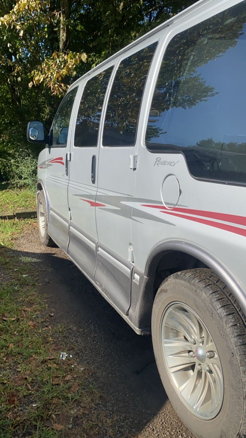 Picture 4/10 of a 2004 1500 Chevy express van  for sale in Shady Point, Oklahoma