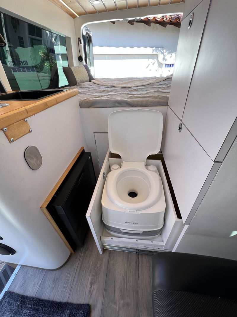 Picture 5/13 of a 2014 Mercedes Sprinter - Spirit CamperVans for sale in Las Vegas, Nevada