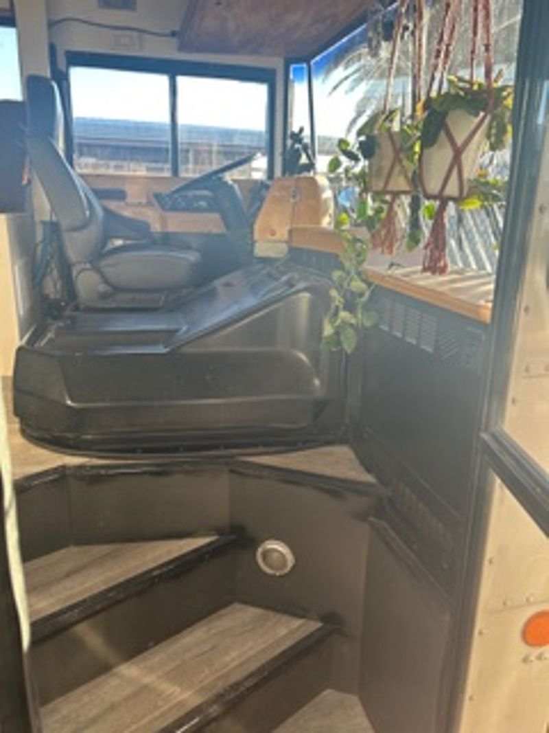 Picture 3/22 of a 2005 International FE Skoolie for sale in Mesa, Arizona