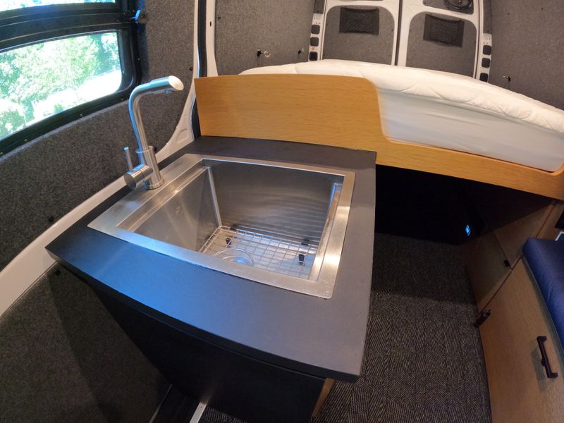 Picture 5/17 of a 2019 Mercedes Sprinter Van Full build out  for sale in Mcminnville, Oregon