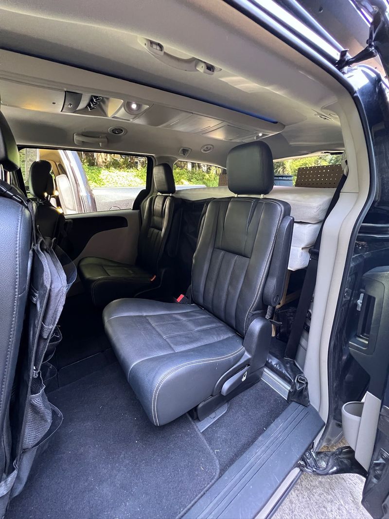 Picture 2/33 of a 2013 Chrysler Town & Country Camper Van for sale in Kingston, Washington