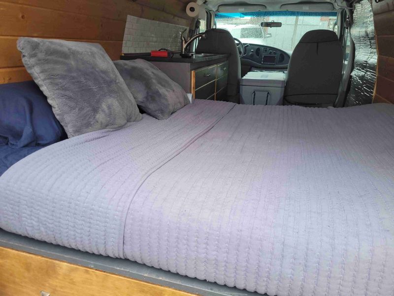 Picture 3/10 of a 2005 Ford E250 Camper for sale in Orem, Utah