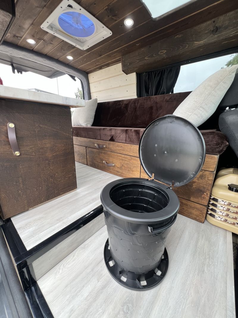 Picture 5/8 of a 2017 Transit connect XLT for sale in San Diego, California