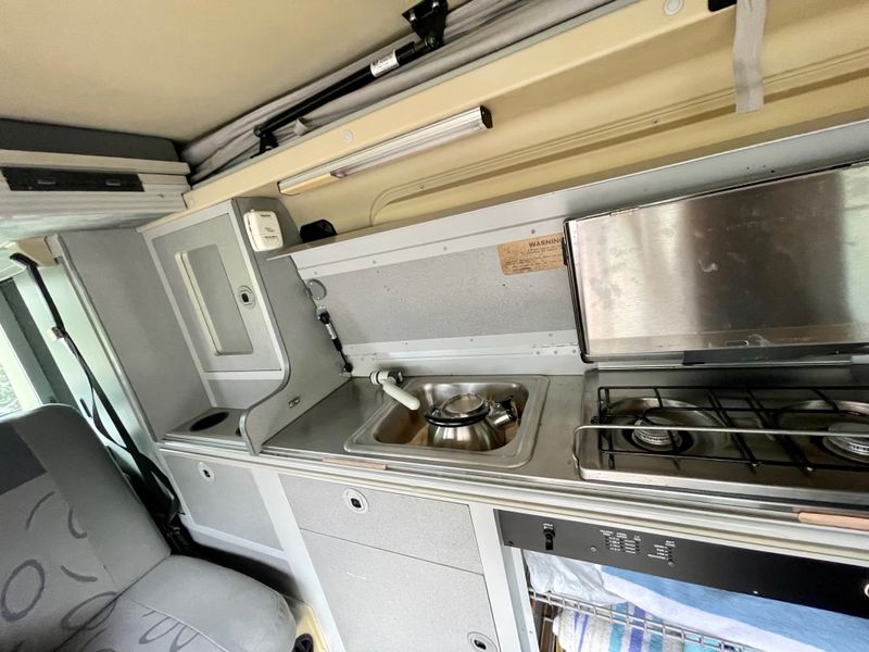 Picture 5/6 of a 1999 VW Eurovan w/Winnebago Popup Camper kit for sale in Wailuku, Hawaii