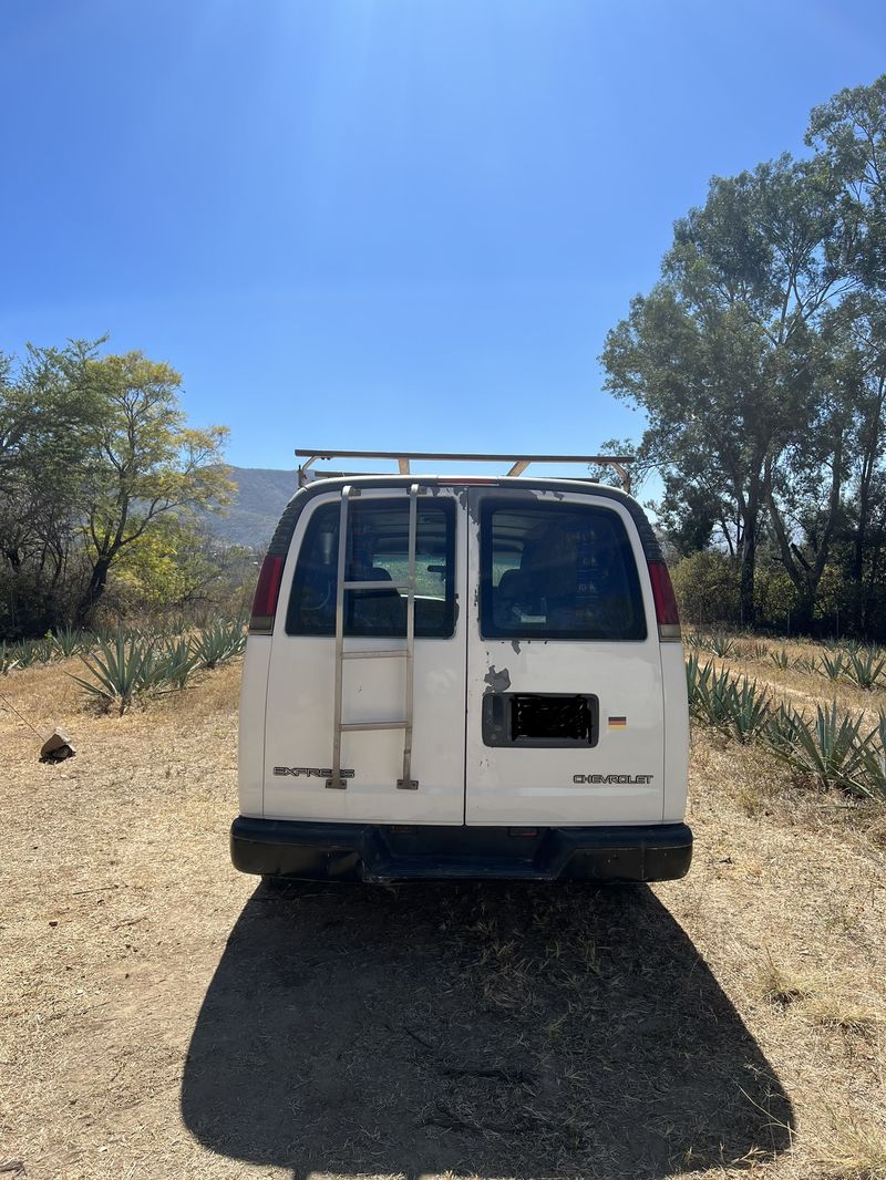 Picture 2/10 of a 2001 Chevrolet Express 2500 Camper for sale in San Francisco, California