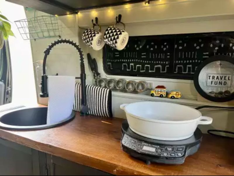 Picture 5/10 of a 🚐 FOR SALE: 2021 Ram ProMaster 2500 High Roof Camper Van for sale in Baton Rouge, Louisiana