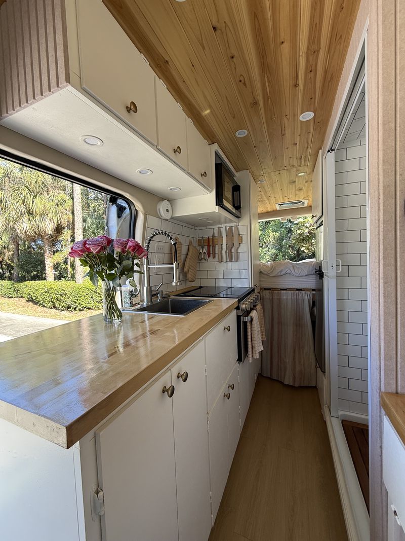 Picture 4/13 of a Fully Off-Grid Ford Transit for sale in Fort Myers, Florida