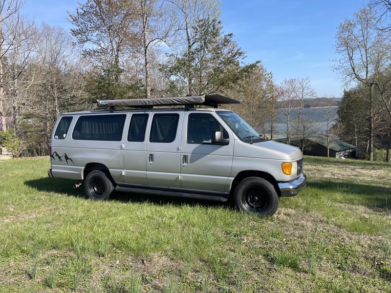 Picture 1/32 of a 2003 E-350XLT Super duty  for sale in Rutledge, Tennessee