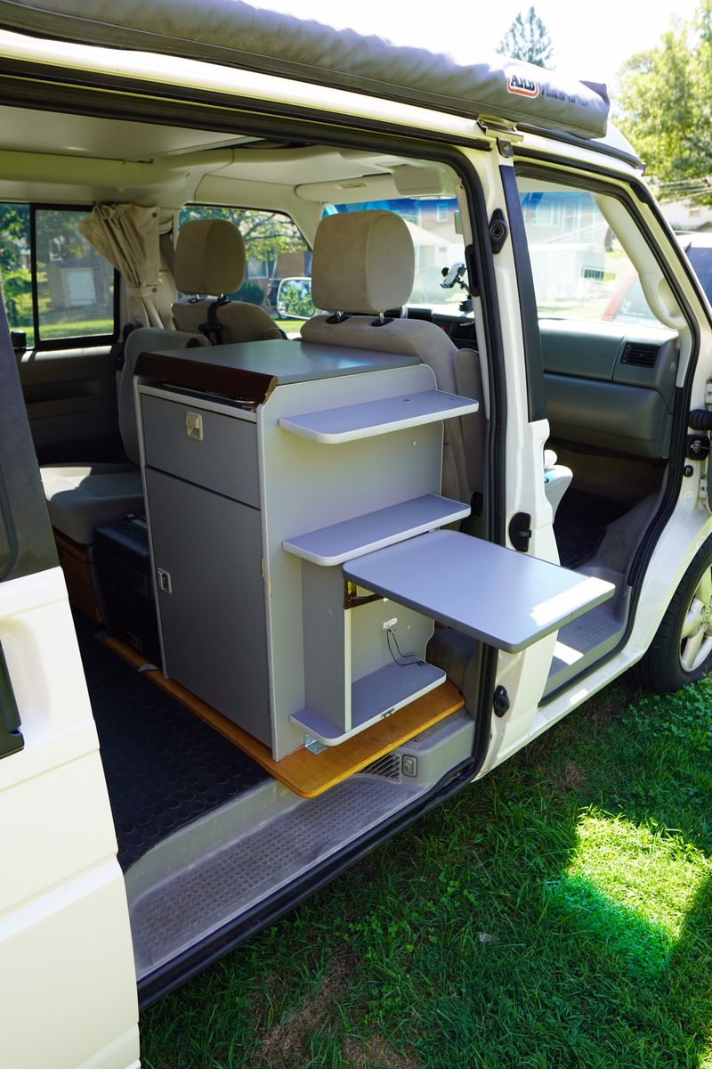 Picture 3/16 of a 2002 VW Eurovan Weekender for sale in Charlottesville, Virginia