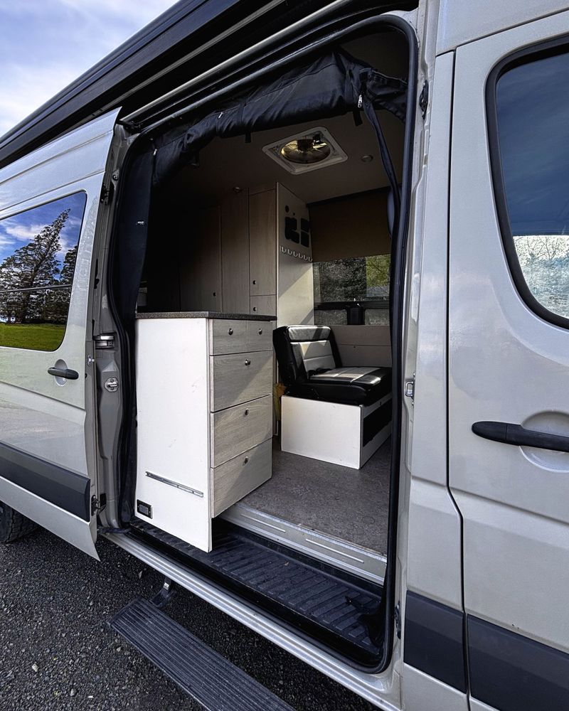 Picture 3/23 of a 2017 Freightliner Sprinter 170 — Ready to Go 4x4 for sale in Hood River, Oregon