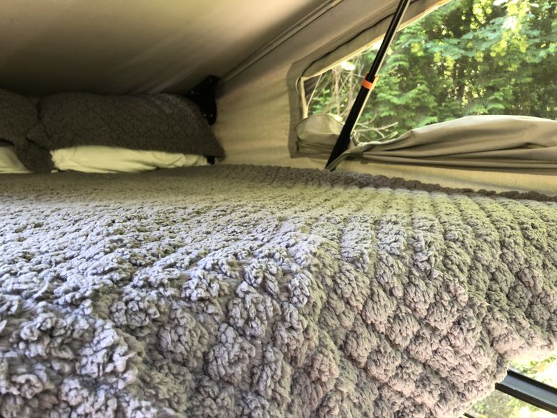 Picture 3/14 of a 2000 VW Eurovan Camper  for sale in Portland, Oregon