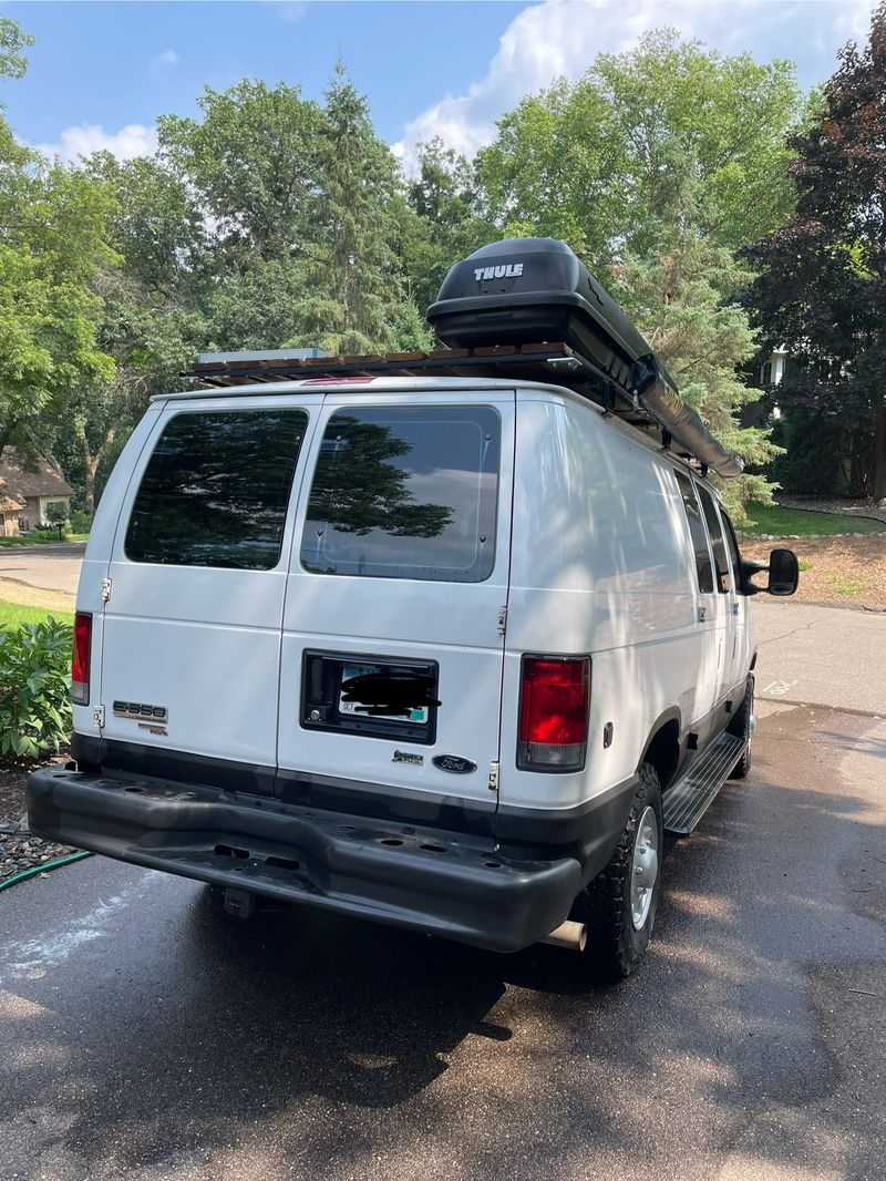 Picture 4/20 of a 2013 Ford E350 Campervan for sale in Minnetonka, Minnesota