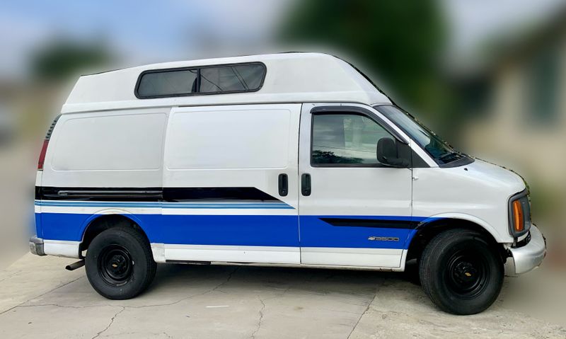 Picture 3/16 of a 2000 Chevy express camper van for sale in Sunland, California
