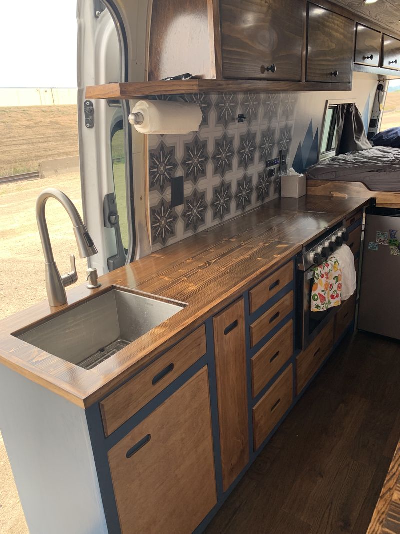 Picture 1/8 of a BEAUTIFUL!! 2008 Dodge Sprinter 2500 Camper Van for sale in Mankato, Minnesota