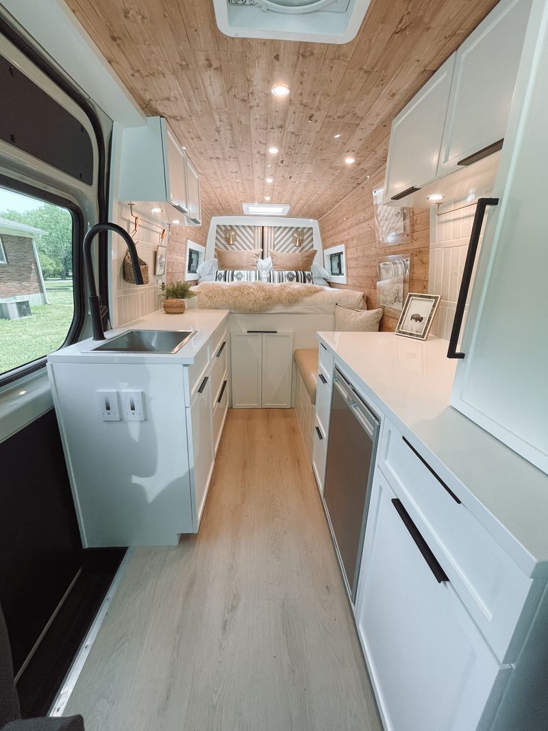 Picture 1/37 of a 2023 Mercedes Benz Sprinter 2500  for sale in Nashville, Tennessee