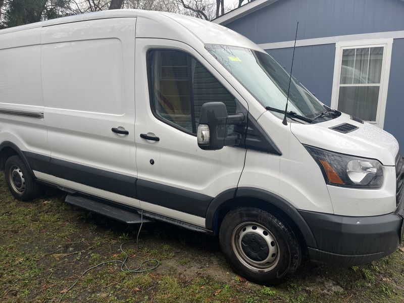Picture 4/5 of a 2018 Ford Transit 250 Medium Roof for sale in Huntsville, Alabama