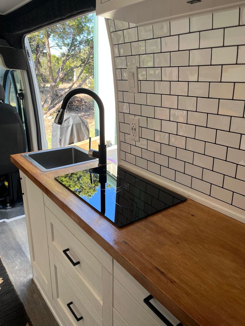 Picture 5/10 of a 2018 RAM PROMASTER 3500 Ext - Professional Luxury Conversion for sale in Huntington Beach, California