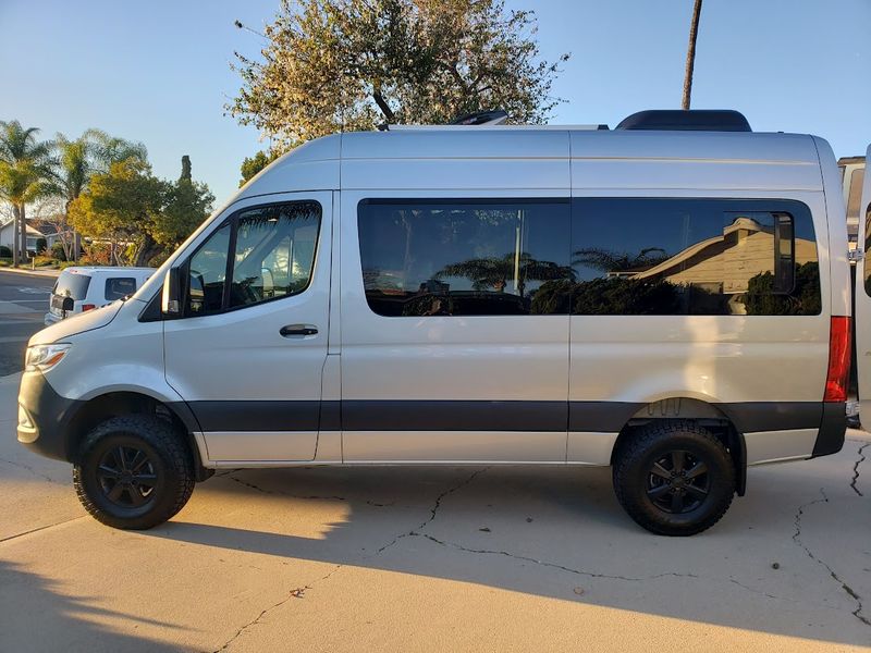 Picture 1/14 of a 2019 4WD Sprinter High Roof Weekender Campervan for sale in Santa Barbara, California