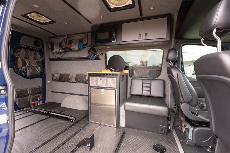 Picture 2/27 of a 2019 Mercedes Sprinter 4x4 RB Deluxe Touring for sale in Santa Fe Springs, California