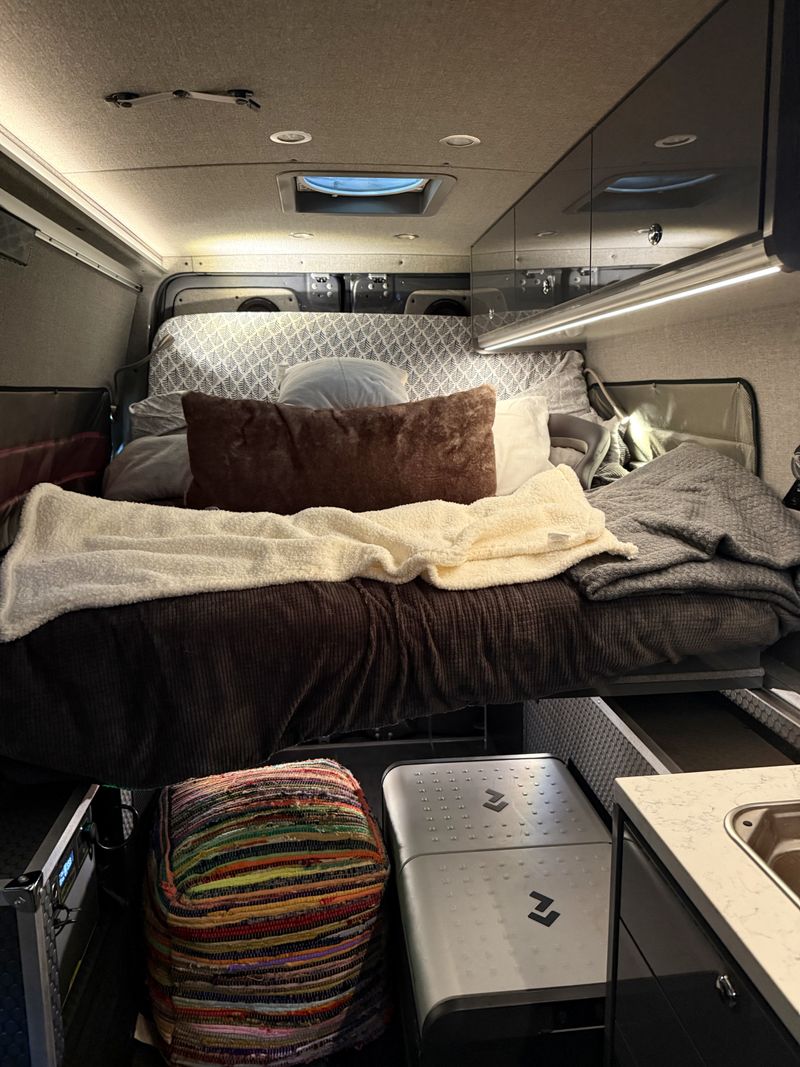 Picture 5/24 of a 2022 4x4 sprinter diesel for sale in Telluride, Colorado