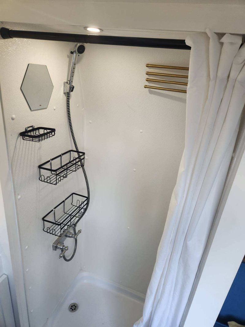 Picture 5/18 of a Off-Grid Promaster Campervan 2500 for sale in Spirit Lake, Iowa