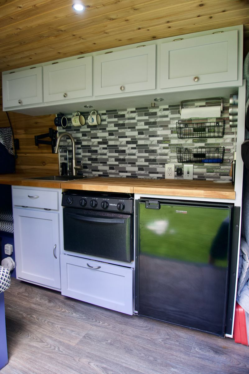Picture 4/24 of a The Ultimate Off-Grid Campervan. Solar powered AC! for sale in Chichester, New Hampshire