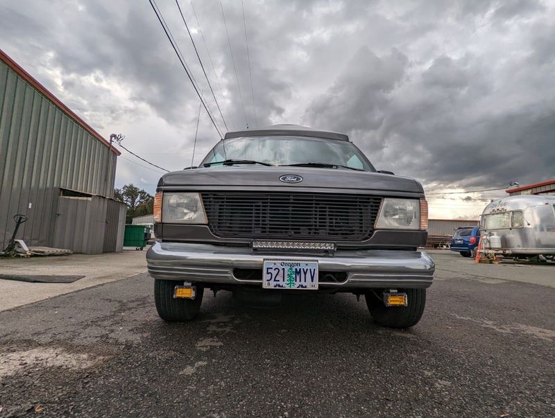 Picture 2/17 of a Ford Econoline E150 club vagón  for sale in Ukiah, California