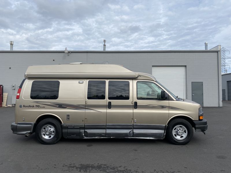 Picture 1/21 of a 2007 Road Trek 190 Versatile CamperVan for sale in Troutdale, Oregon