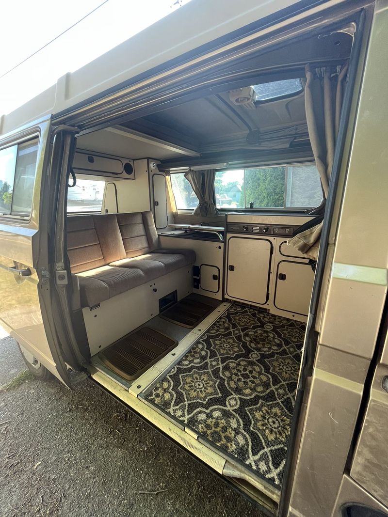 Picture 5/12 of a 1986 Vanagon Westfalia for sale in Tacoma, Washington
