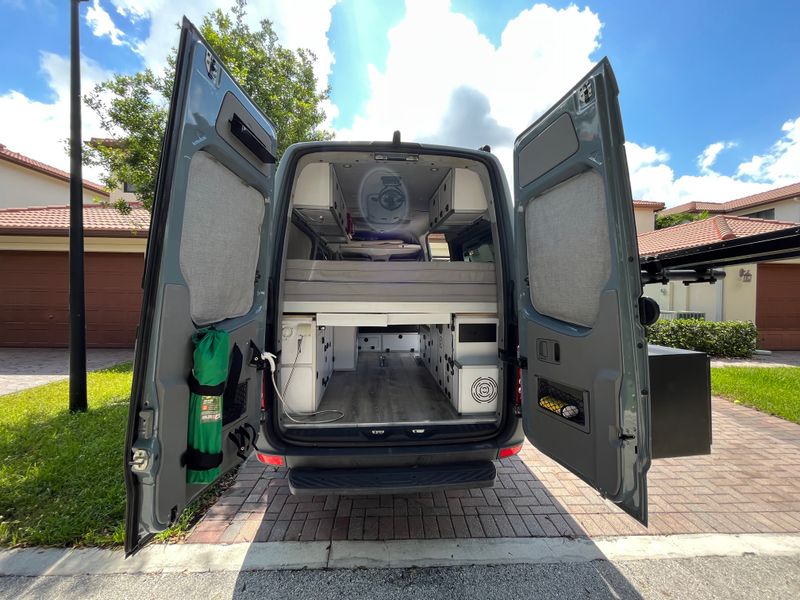 Picture 4/31 of a SPRINTER 2500 144 WB Passenger Van for sale in Pembroke Pines, Florida