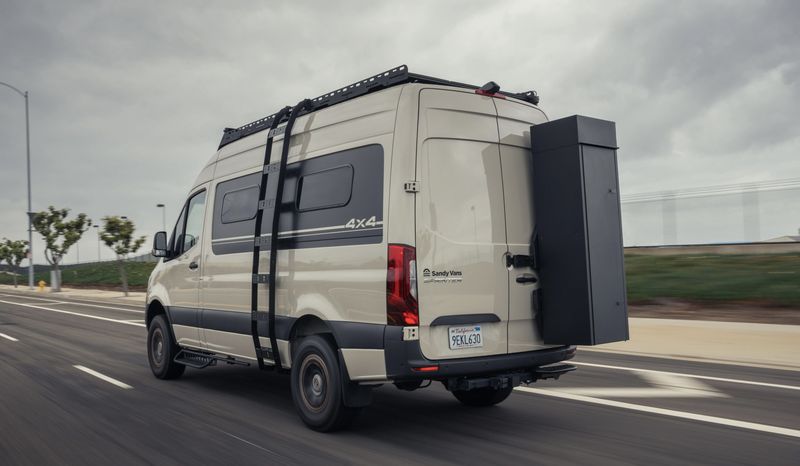 Picture 5/15 of a 4x4 Mercedes Sprinter SV Social - "Vanhalla" for sale in San Diego, California