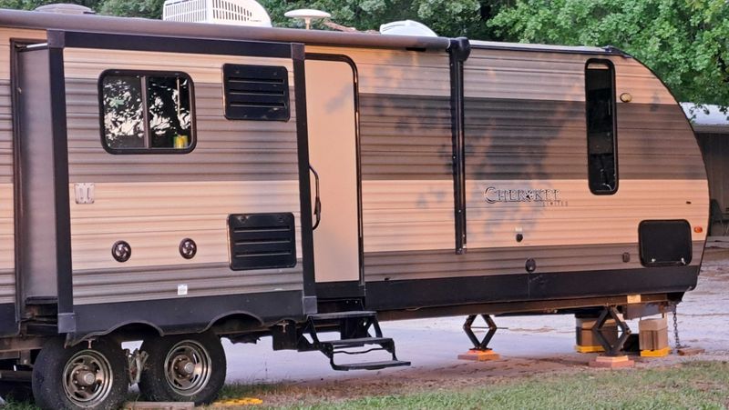 Picture 5/7 of a 2018 Cherokee limited for sale in Azle, Texas