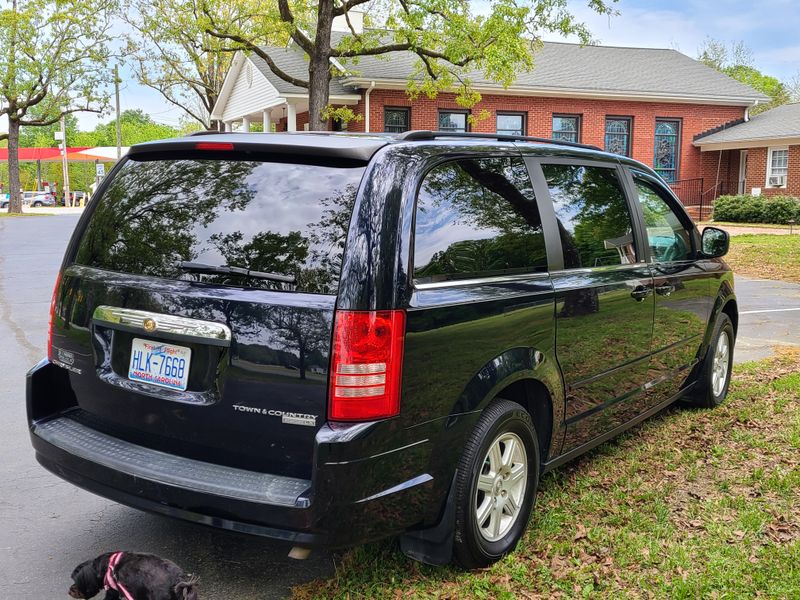 Picture 3/22 of a 2010 Chrysler Stealth Camper for one for sale in Charlotte, North Carolina