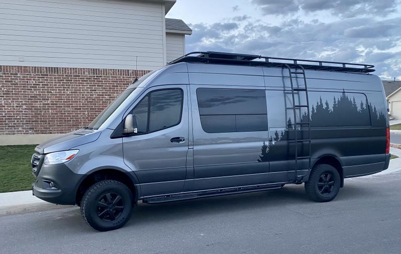 Picture 2/17 of a 2019 Mercedes Sprinter 4x4 170/ext for sale in San Antonio, Texas