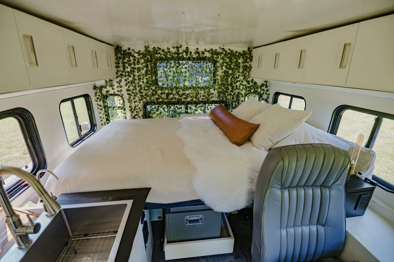 Picture 2/25 of a Hotshot Crew Carrier -> Luxury Off-Grid Overlander for sale in Iselin, New Jersey