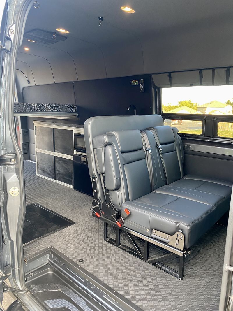 Picture 4/17 of a 2019 Mercedes Sprinter 4x4 170/ext for sale in San Antonio, Texas