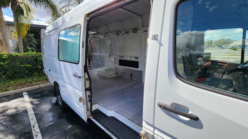 Picture 3/8 of a 2006 Dodge Sprinter 3500 for sale in Fullerton, California